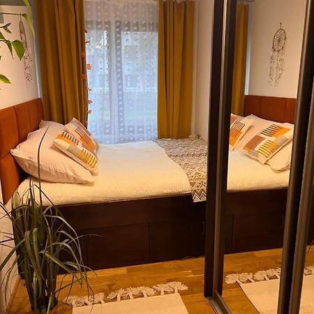 Yellow Apartment Airport Galeria Mokotow Netflix Warszawa Eksteriør billede